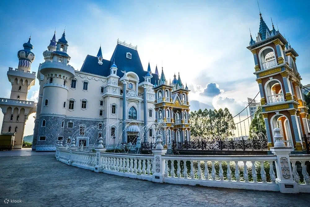 龙凤山庄影视旅游区